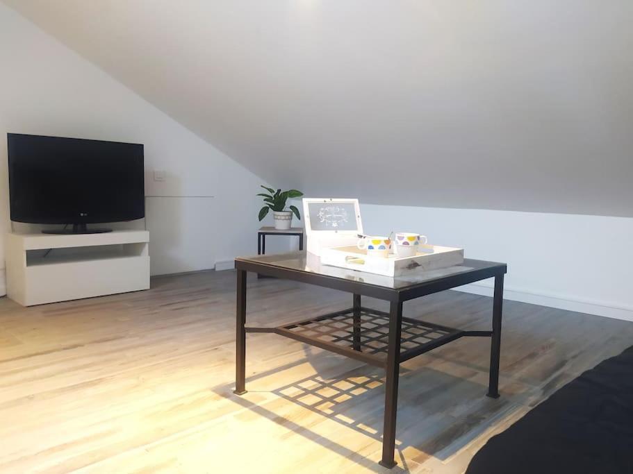 Suite Mansardee Independante, 25Min Lyon-Villefranche Chazay-d'Azergues Екстер'єр фото